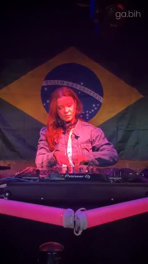 Vídeo do warm-up de Ga.bih